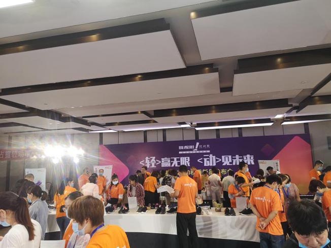 火爆訂貨會現(xiàn)場